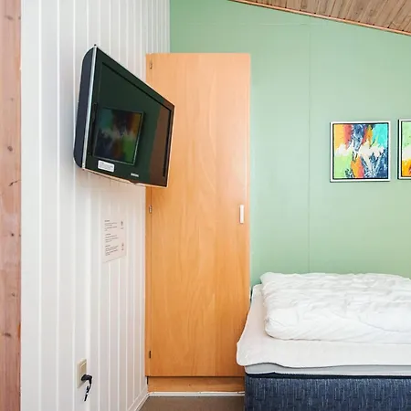 Feriehus For 2 Guests, Ansager